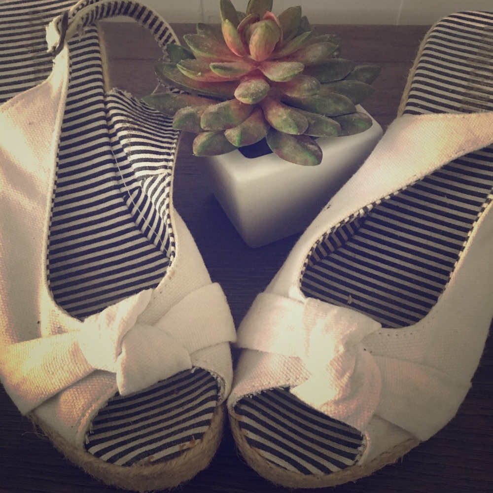 White wedges